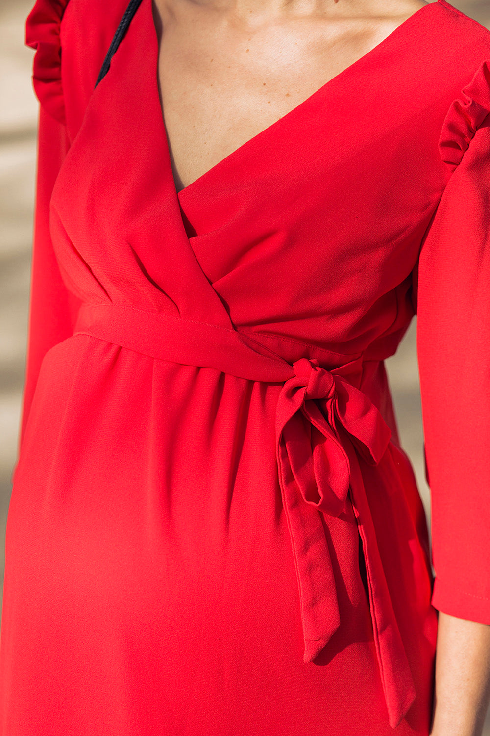 Robe Lucie rouge douce – élégante et confortable pour grossesse, allaitement et post-partum, à porter toute l’année. Fabriquée en France