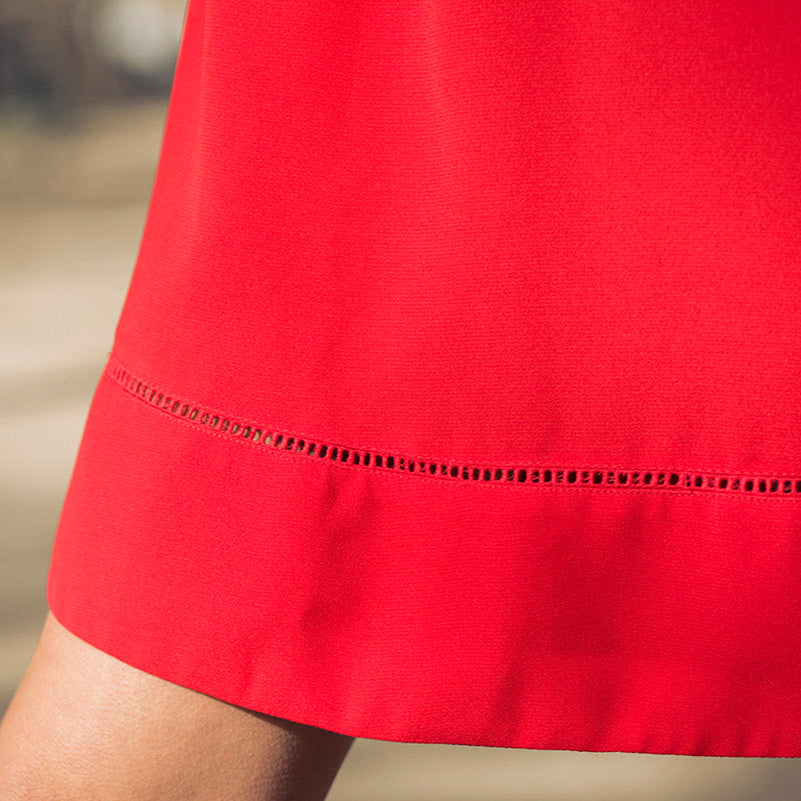 Robe Lucie verte en tissu fluide – modèle de maternité adapté à toutes les saisons, pour femme enceinte ou allaitante. Fabriquée en France