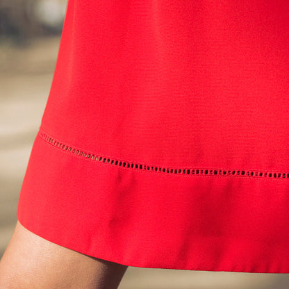 Robe Lucie verte en tissu fluide – modèle de maternité adapté à toutes les saisons, pour femme enceinte ou allaitante. Fabriquée en France