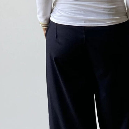 Pantalon large droit. Fluide et doux. A porter pendant la grossesse et meme apres. Fabriqué en France