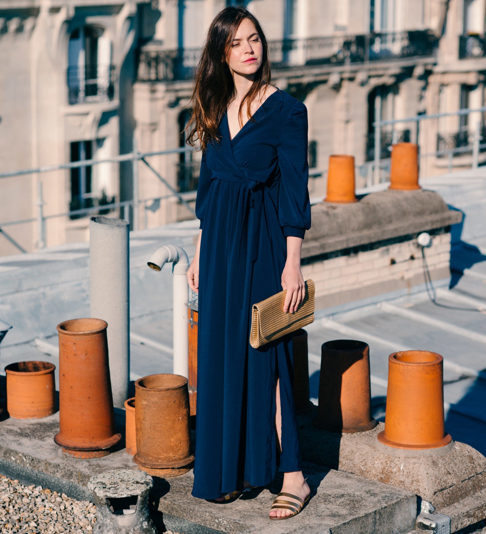 Robe Pagoda bleu marine grossesse et allaitement – robe longue, fluide et confortable, à porter avant, pendant et après la maternité. Fabriquée en France Matière naturelle 